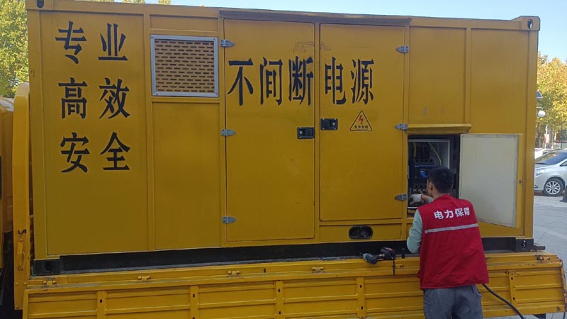 海丰柴油发电机组和UPS电源配合使用时，如何避免切换过程中的电力中断？